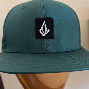 Volcom NWT baseball hat Green snap back cool hat!